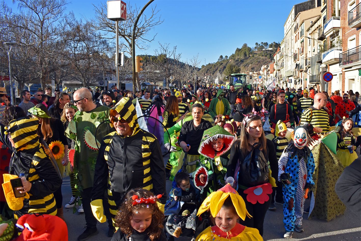 El Carnestoltes omple el centre de Súria de disfresses i diversió