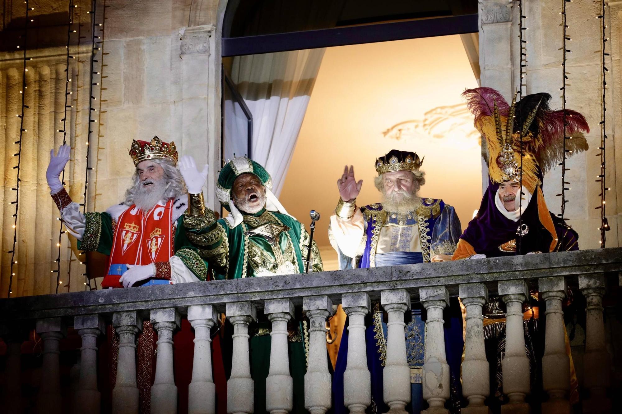 En imágenes: Así ha sido la espectacular cabalgata de Gijón
