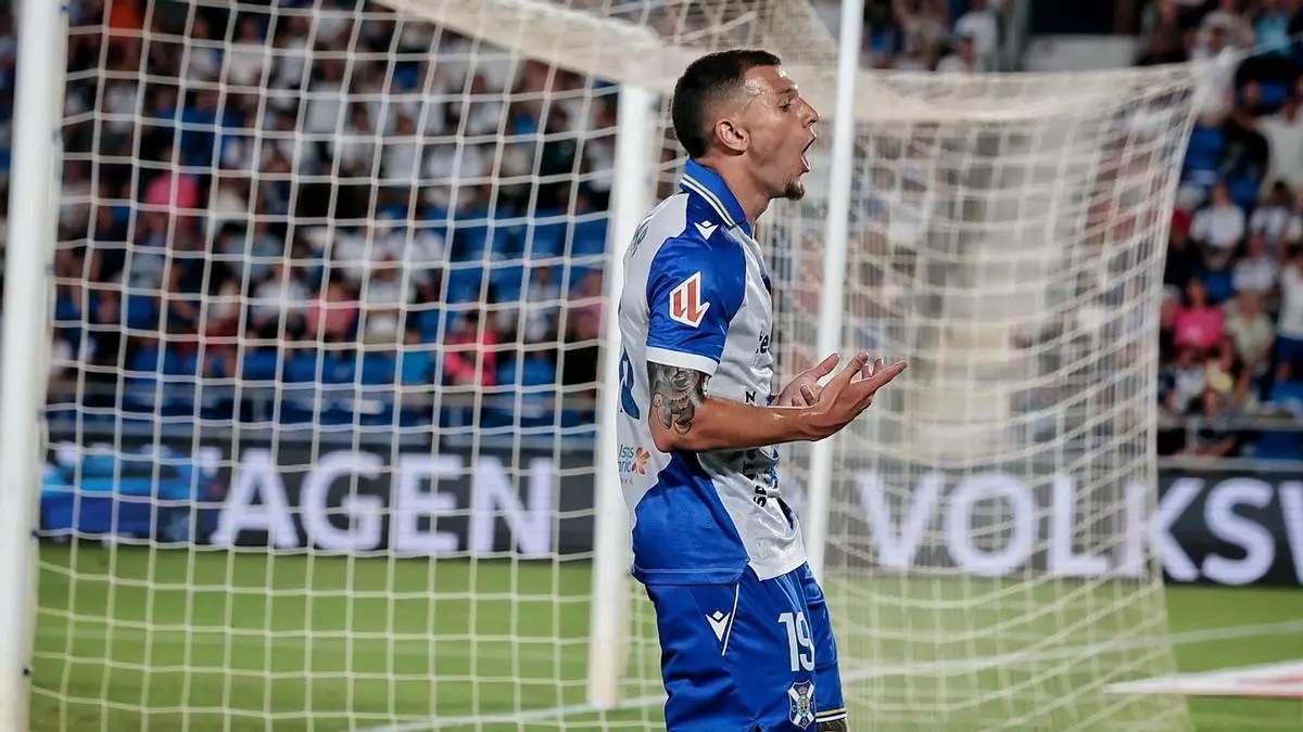 Despegue inmediato: el CD Tenerife también derrota al Almería