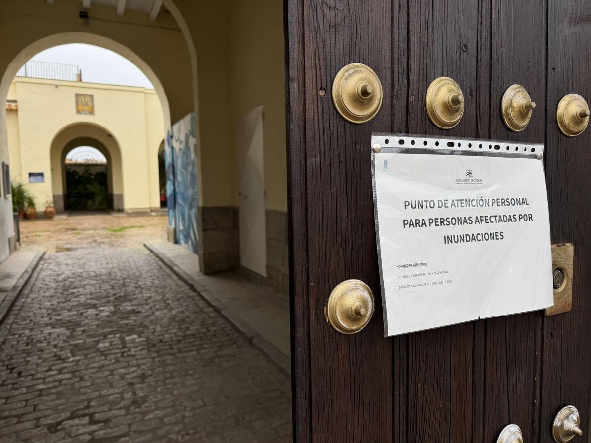 Fachada del Centro Cívico de Levante, uno de los múltiples puntos de atención abiertos para afectados.