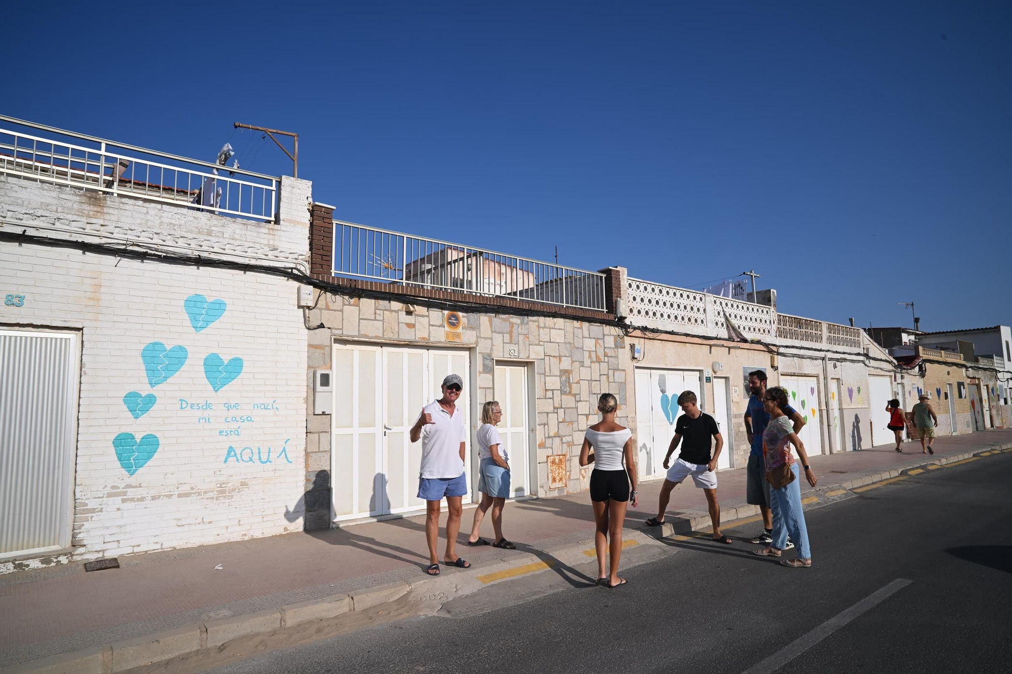 Corazones rotos en playa Babilonia: Los vecinos piden apoyo para mantener las casas en pie