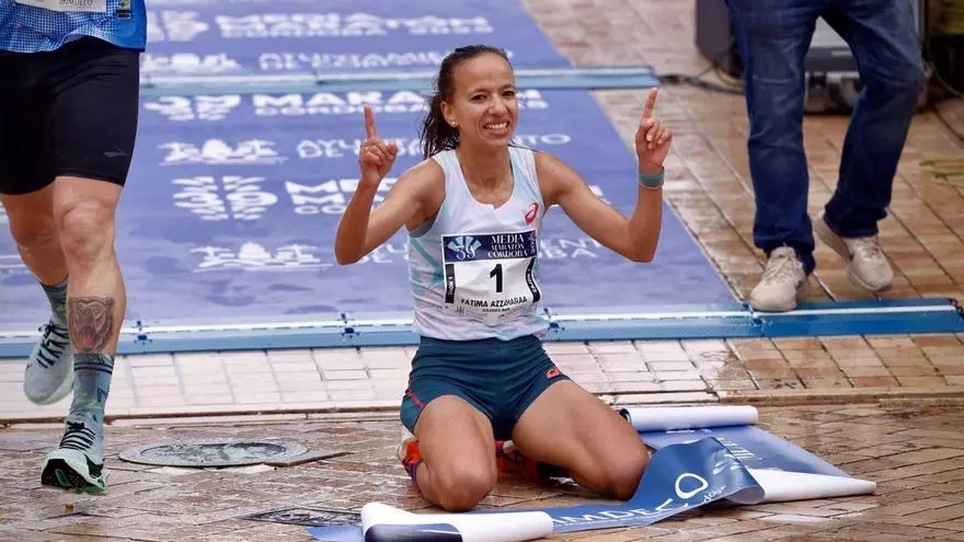 Fátima Ouhaddou y Houssame Benabbou vencen a los rivales y a la lluvia hasta imponerse en la Media Maratón de Córdoba