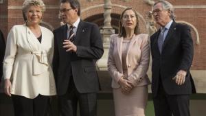 La exvicepresidenta de la Comisión Europea, Viviane Reding; el expresident de la Generalitat, Artur Mas; la presidenta del Congreso, Ana Pastor; y el exalcalde de Barcelona, Xavier Trias.