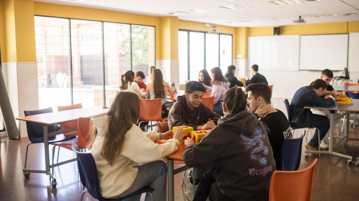 Florida Universitària aplica el método CoopLearning en la formación del alumnado.