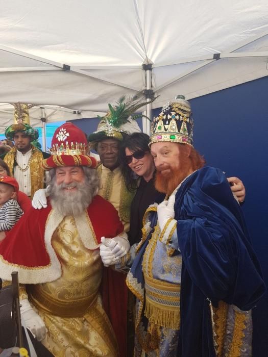 Los niños de Pequeño Valiente, con los Reyes Magos