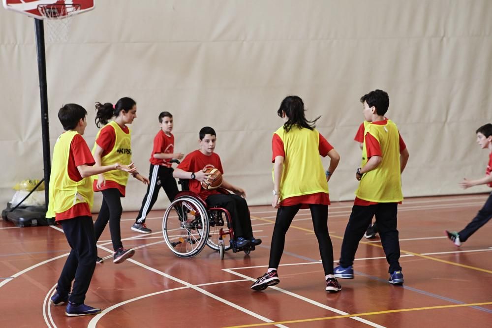 Jornada deportiva con centenares de escolares