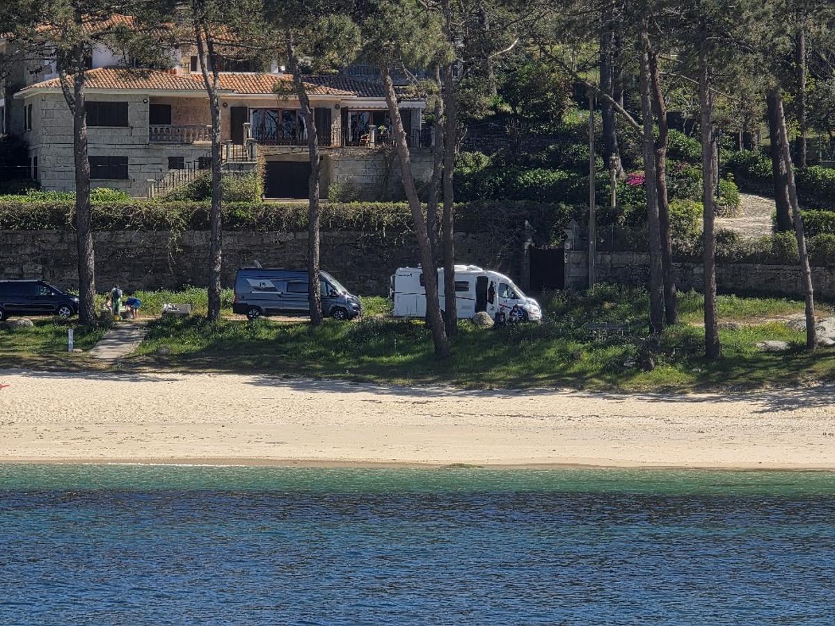 Varias caravanas en O Grove hace unos días.