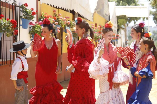 El último gran viernes llena la Feria de Córdoba de ambiente y reencuentros