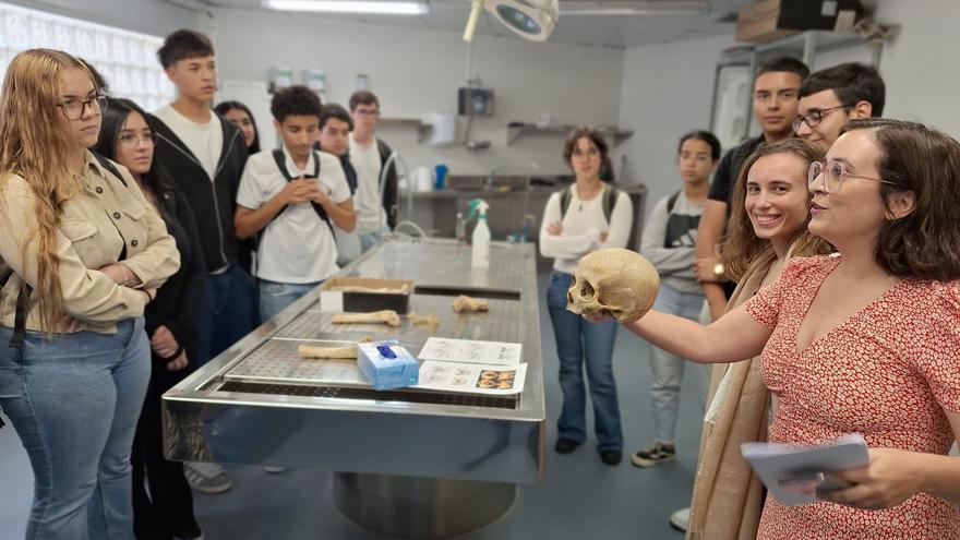 Estudiantes del IES Agustín Espinosa visitan el Palacio de Justicia de Arrecife