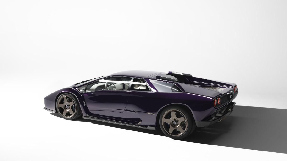 eccentrica v12