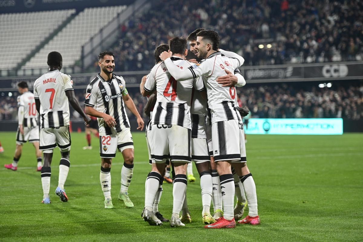 Los jugadores del Castellón celebran un gol en el SkyFi Castalia