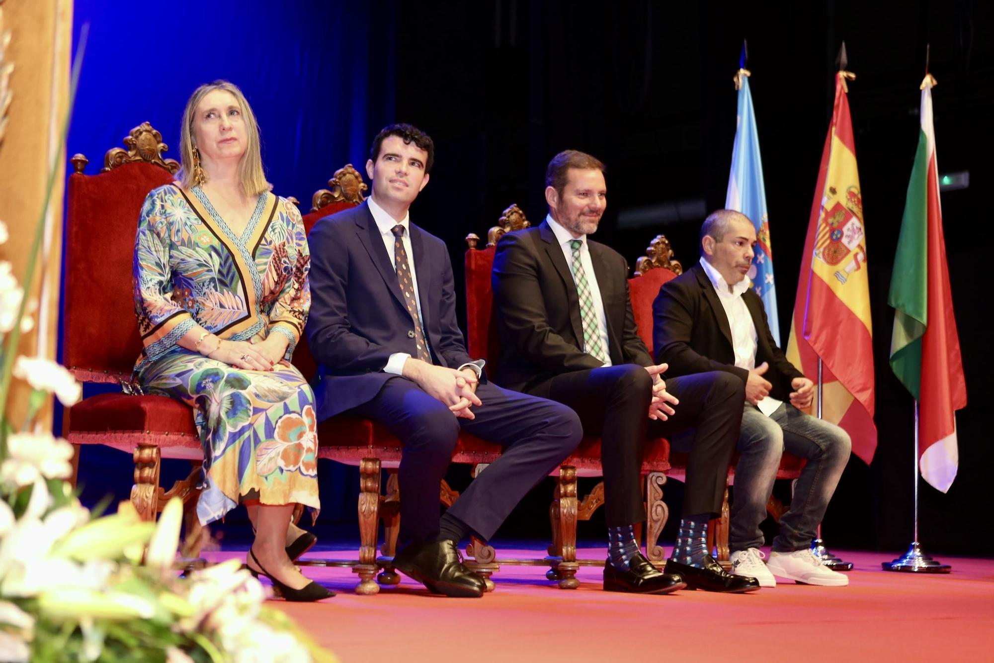 A Estrada saborea un salmón de oro