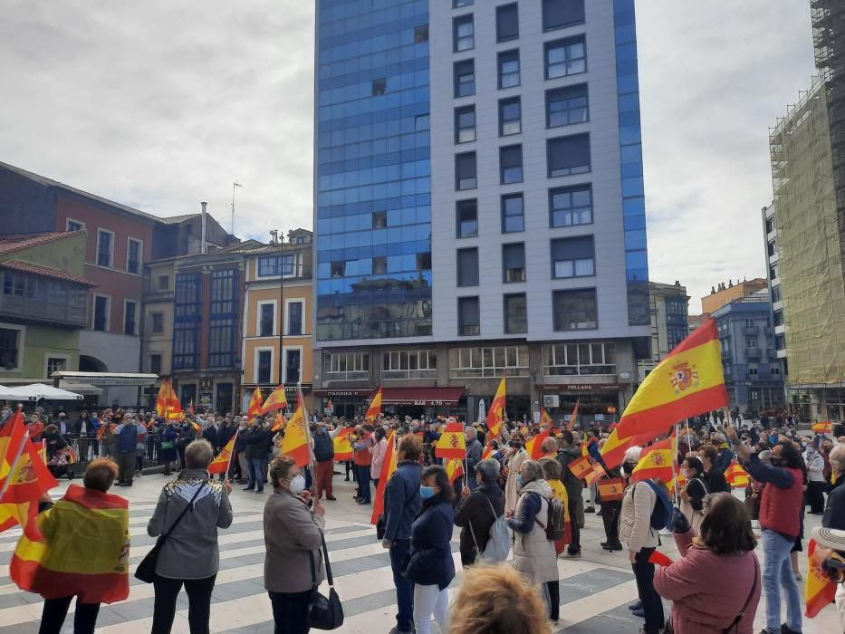 Concentración en Gijón por el 12 de octubre