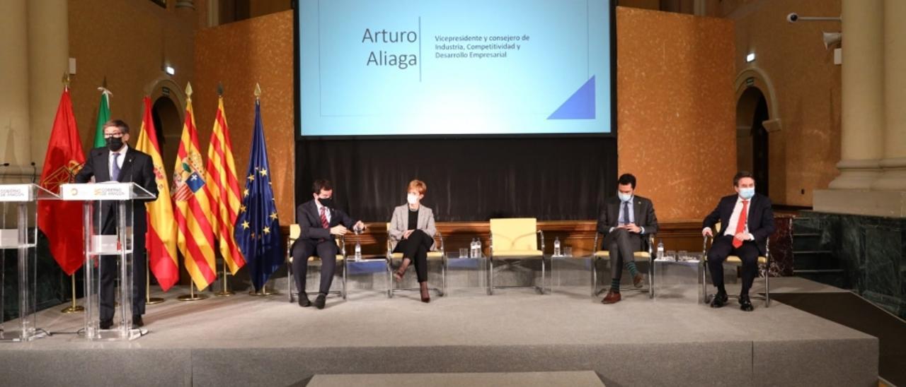 El acto de presentación del corredor de hidrógeno del valle del Ebro celebrado este lunes en la sala de la Corona del edificio Pignatelli.