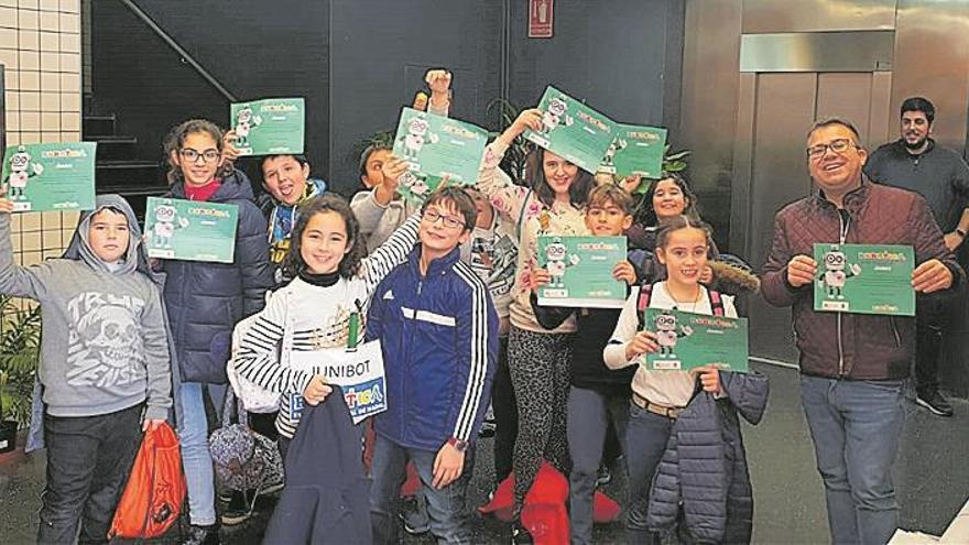 la escuela de navidad celebra la fiesta de clausura