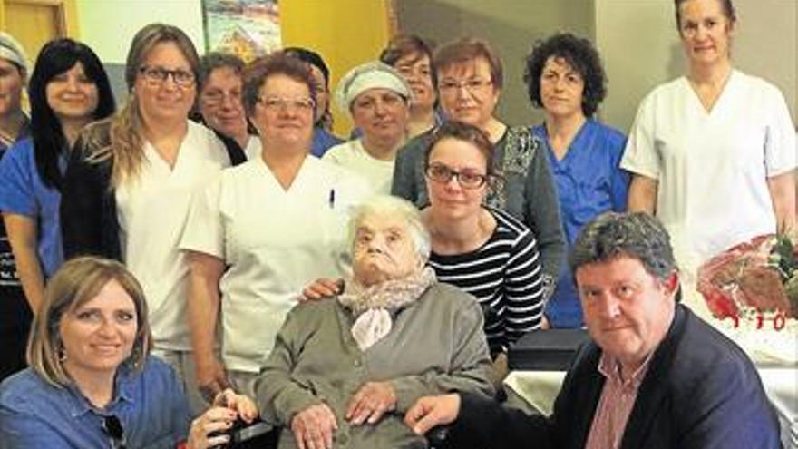 La anciana más longeva celebra su 110 aniversario