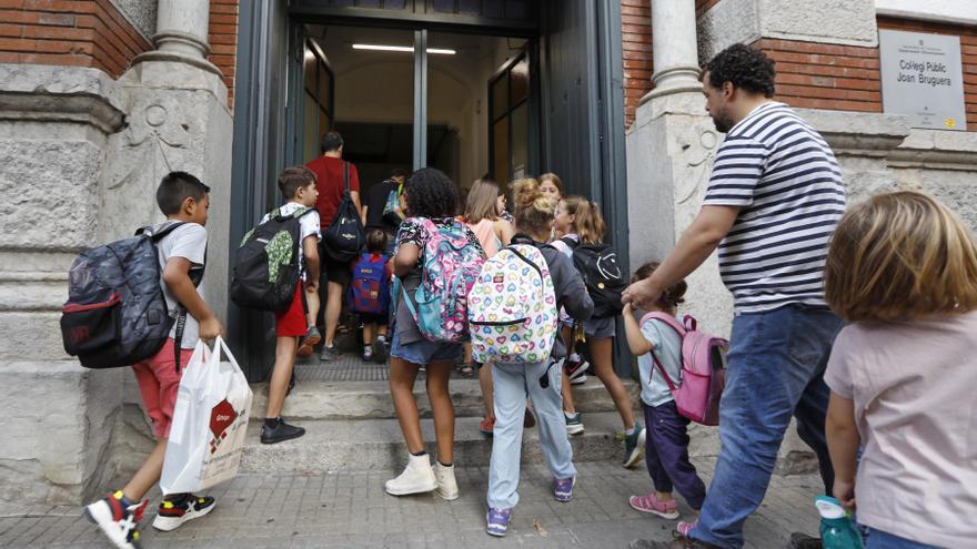 Els nens gironins tornen a l'escola