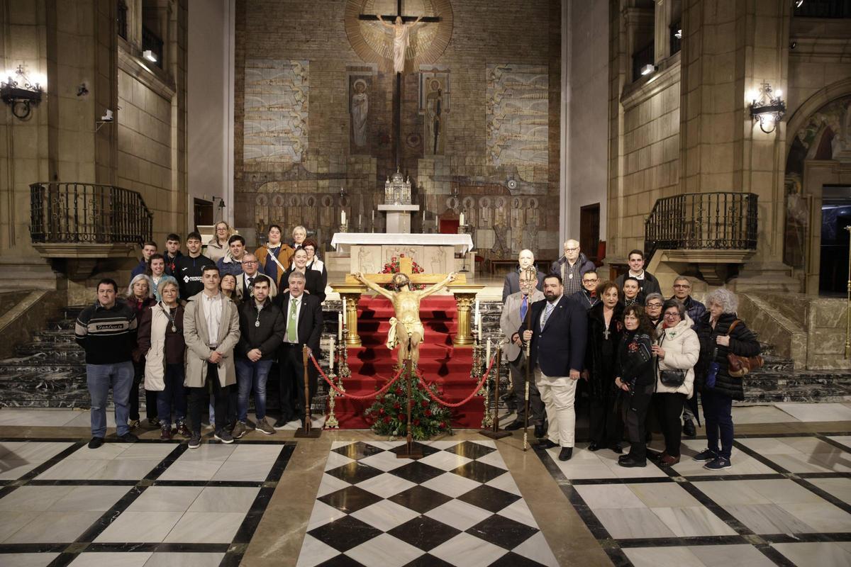 La Hermandad de la Vera Cruz recibe al Santo Cristo de la Misericordia como nuevo titular (en imágenes)
