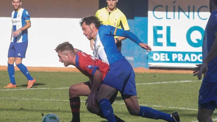 Chery y Hugo Álvarez, del Ceares, y Matías y Álex García, del Avilés, en el Suárez Puerta.