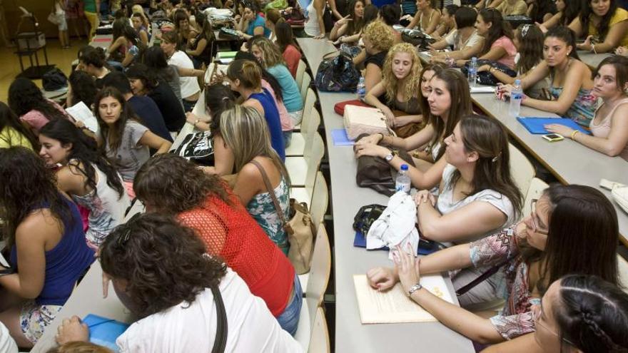 Más de un millar de becas a universitarios para aprender inglés