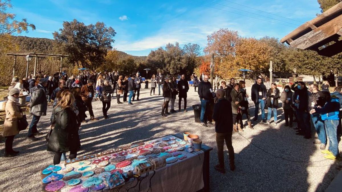 Unes 150 persones gaudeixen de la gastronomia i l’artesania en la primera edició de Cal Segudet Market | ARXIU PARTICULAR