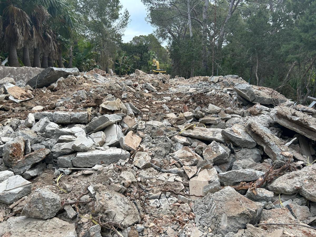 Obras de derribo en Casa Paola.