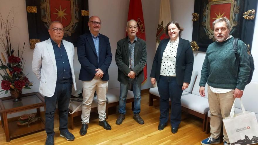 Recepción a los integrantes del Foro Galicia e Valle en el Ayuntamiento de Estella.