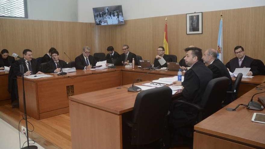 Tribunal del juzgado Mercantil 1 de Pontevedra que juzga desde ayer la causa contra Audasa. // R.Vázquez