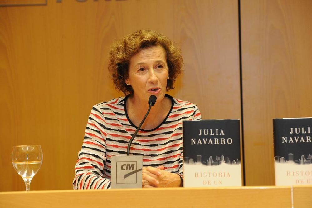 Presentación del libro "Historia de un canalla", d