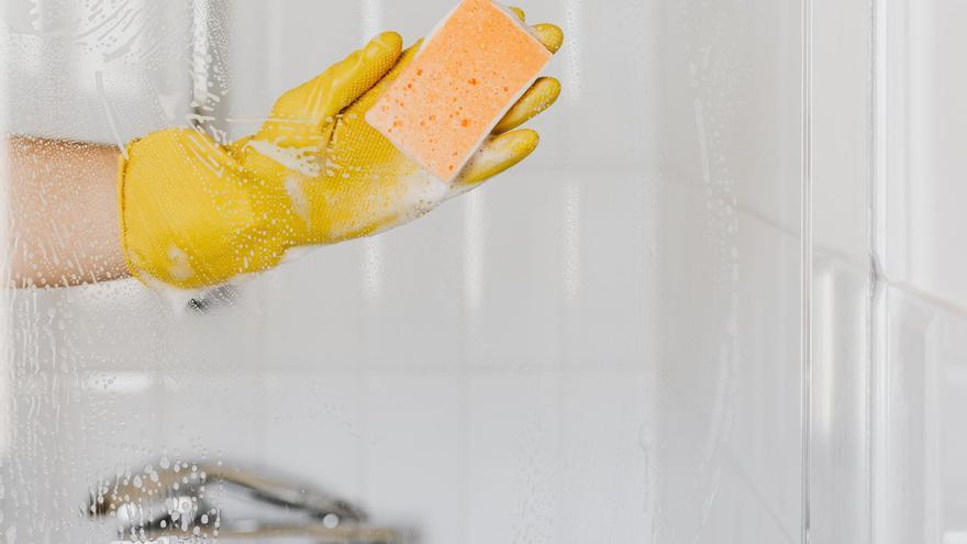 Tips for removing lime shower screens