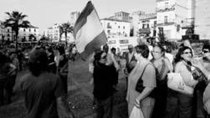 Poca asistencia a las marchas de la AVT pese al aval de la cúpula del PP