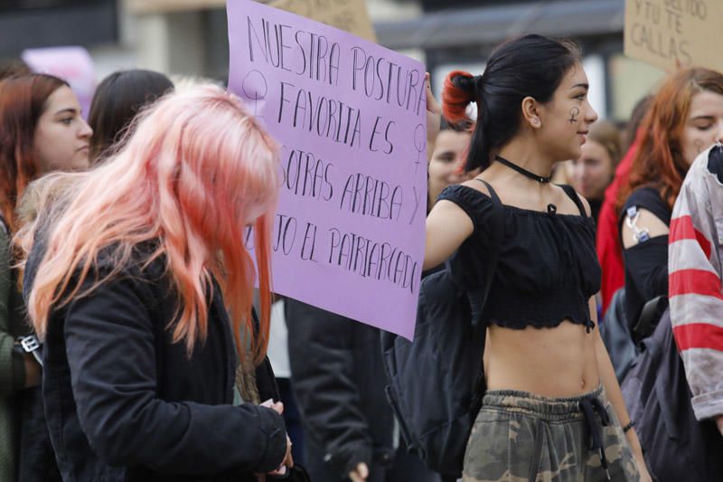 Estudiantes protestan en València contra el machismo en las aulas