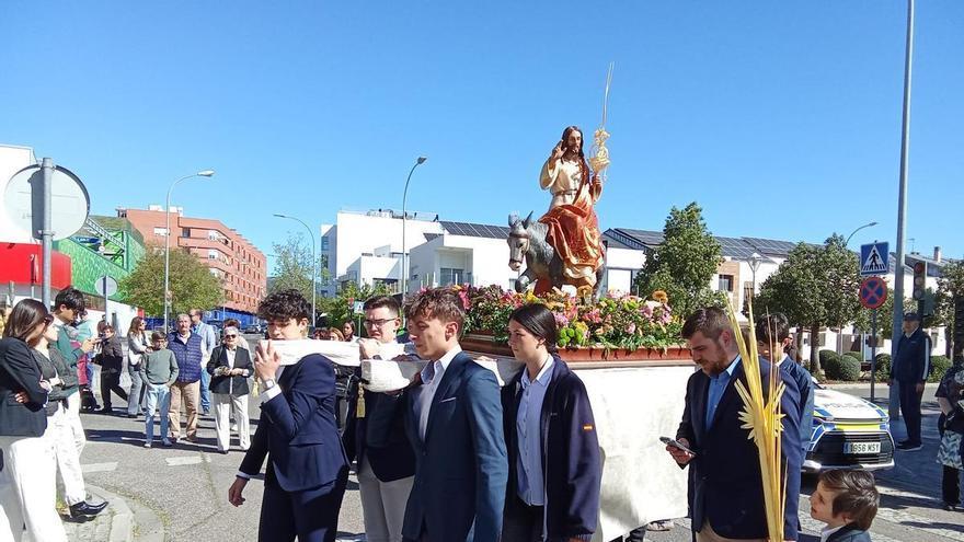 La Borriquita vuelve a llenar de palmas el barrio de Noreña en Córdoba