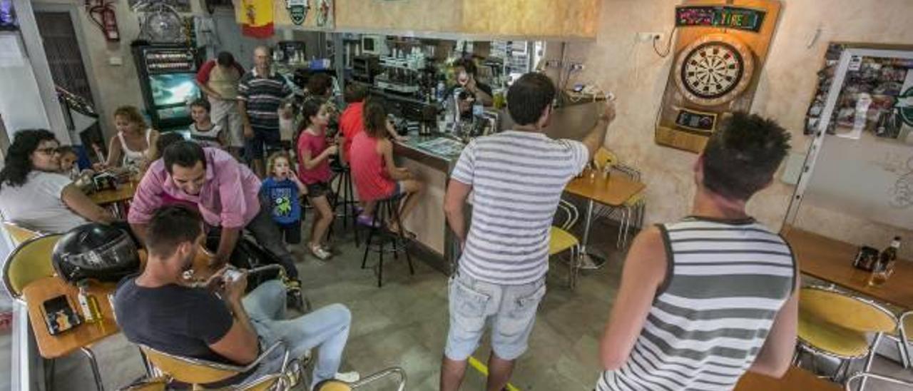 La cultura de bar y el gusto por la barra permiten que no falten clientes en los negocios de hostelería