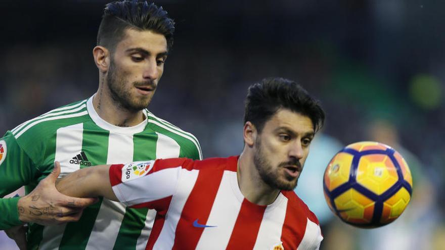 Imagen del partido entre el Betis y el Sporting