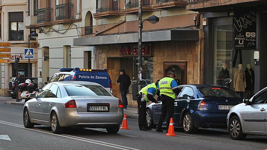 Control de vehículos en la capital. | L. O. Z.