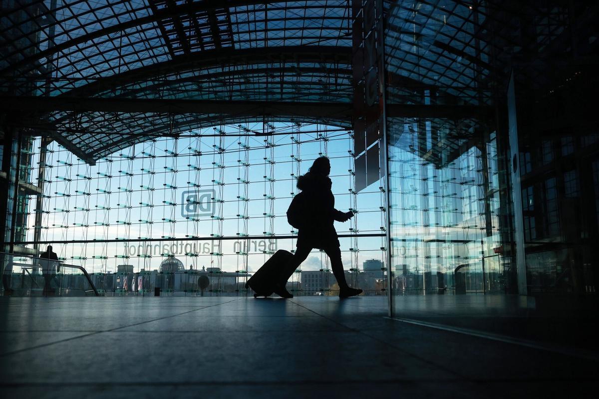 Alemania se para el lunes por una huelga a gran escala que los sindicatos han convocado en todo el transporte. Los trabajadores del sector público elevan la presión para exigir subidas del 10,5% para compensar la elevada inflación