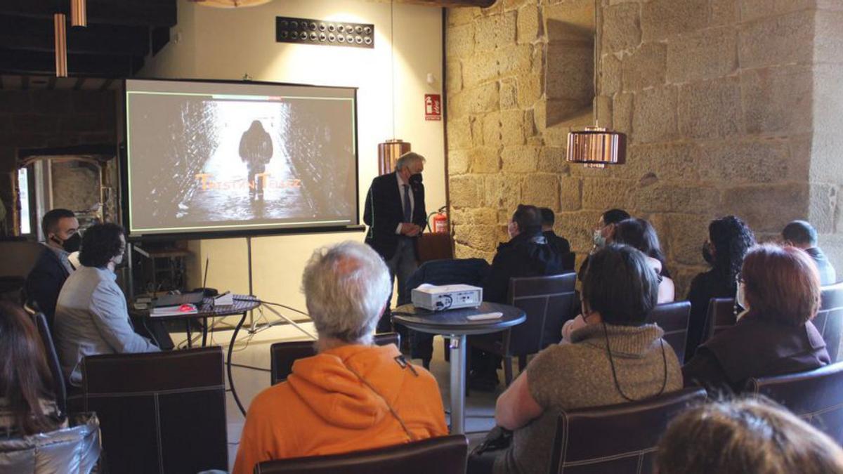 Presentación del juego virtual.   | // FDV