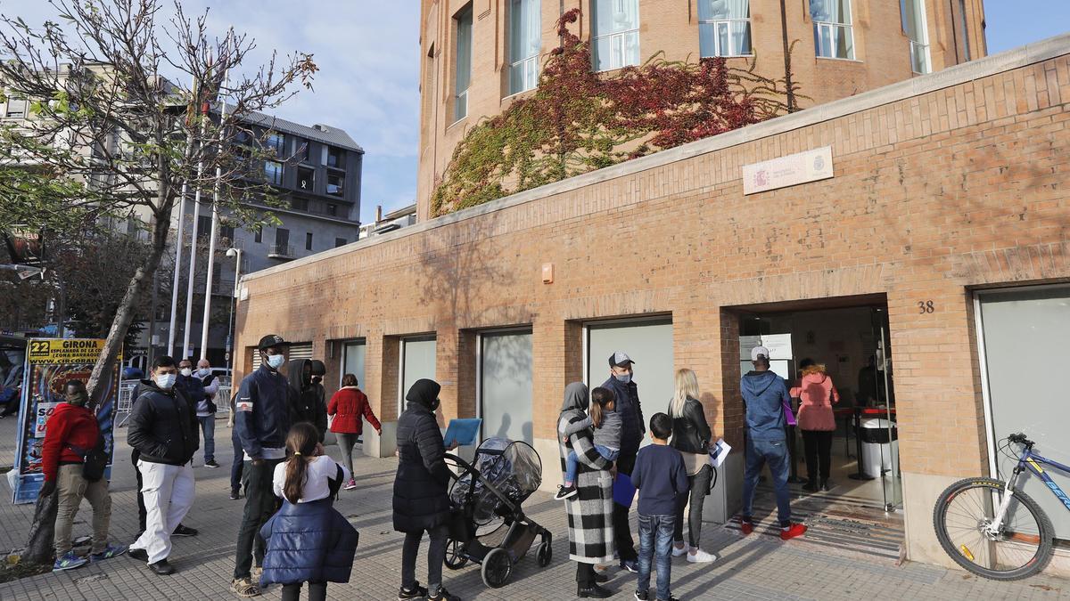 Cues a la subdelegació del govern espanyol a Girona, en una imatge d&#039;arxiu.