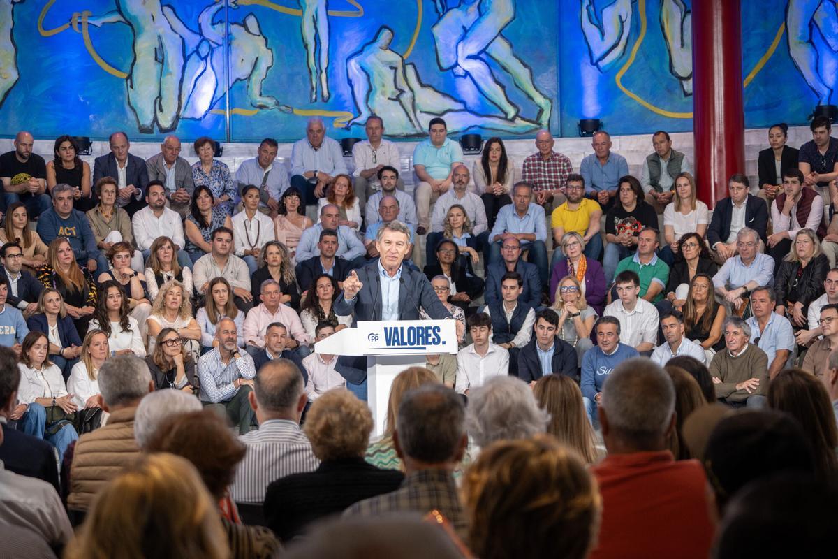 SANTANDER, 07/06/2025.- El presidente del PP, Alberto Núñez Feijóo, durante su intervención en la presentación este sábado en Santander, de su candidatura a la reelección en el próximo congreso nacional, que se celebrará en julio. EFE/ROMÁN G. AGUILERA