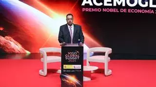 El Nobel de Economía advierte en Vigo que el descontrol de la IA amenaza con ser «un problema» para el futuro de las democracias