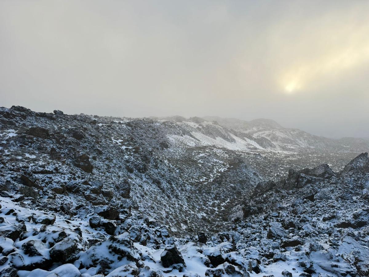 Así amaneció el Teide tras el paso de la borrasca Regina por Tenerife