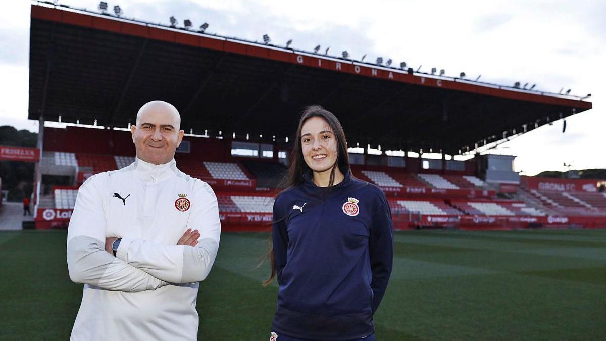 Eduard Sanmartín i Paula López ahir a l&#039;estadi de Montilivi, l&#039;escenari del partit de demà contra el Saragossa.