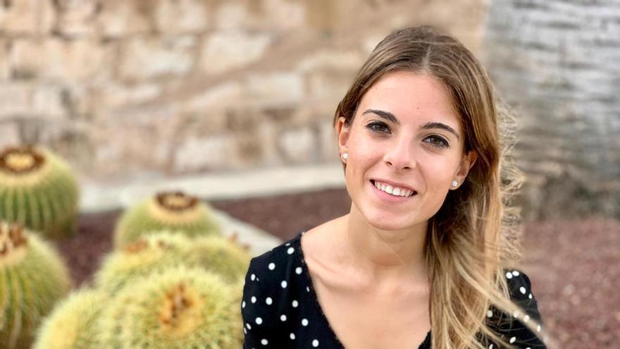 La periodista de EL CORREO GALLEGO Alba Prada, galardonada en los Premios Xoán Vicente Viqueira del Colexio Oficial de Psicoloxía de Galicia