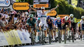Van der Poel se queda a las puertas de firmar la escapada fantástica del Tour
