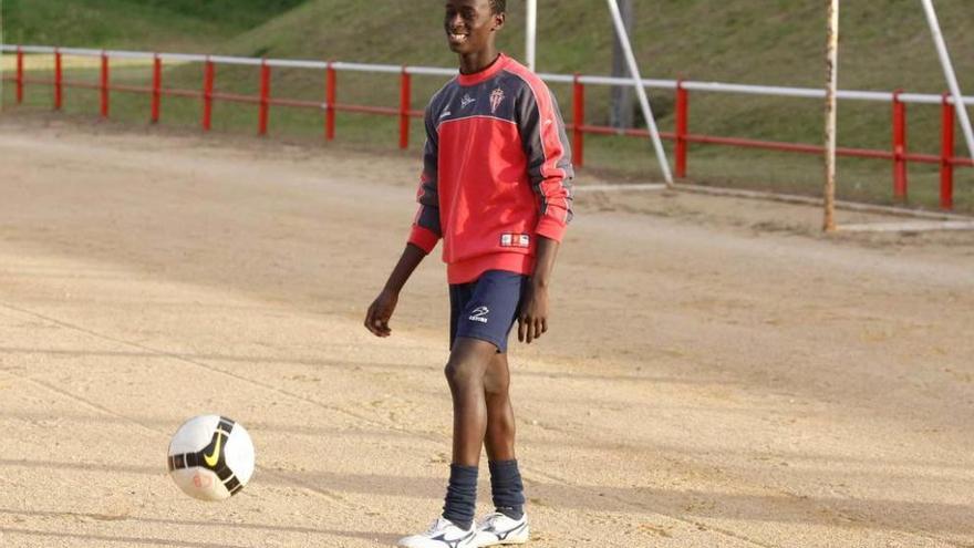 Abdou Karim en su época de cadete en el Sporting de Gijón.