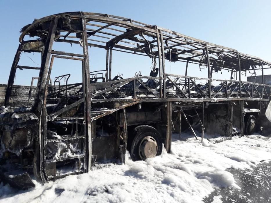 Incendio de un autobús con pasajeros en Elche