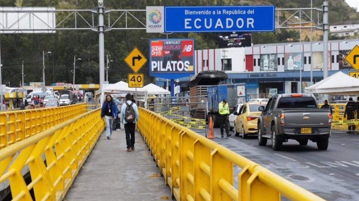 ecuador-paso-fronterizo