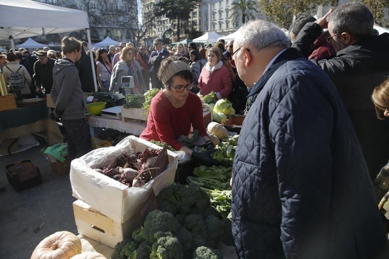 Los productos de proximidad llegan a la ciudad en "De l'horta a la plaça"