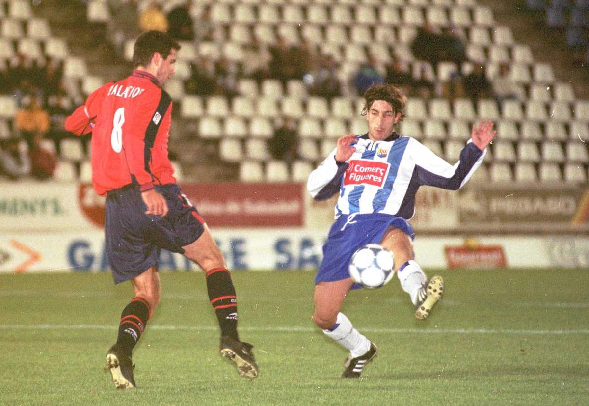 Amb el Figueres, a la imatge amb Palacios contra l'Osasuna, va viure-hi la Copa 2001-02.